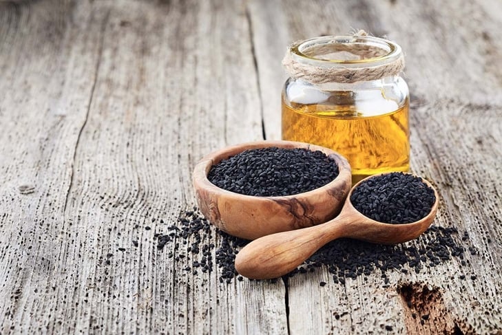 10 Black Seed Oil Benefits for Health and Beauty