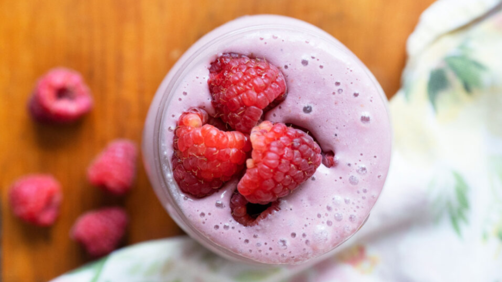raspberry cheesecake smoothie